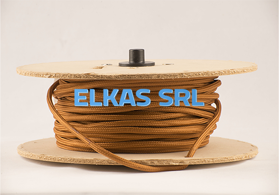 Nossos cabos são certificados. Eles também têm um processo de colagem que os impede de serem desintegrados em sua armadura